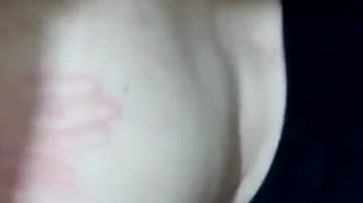 إيفا إوينغ لها الحمار مارس الجنس بعمق من قبل اثنين من الديكة السوداء
