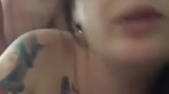 امرأة سمراء فتاة يحصل لها حلق كس الاصبع مارس الجنس